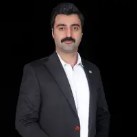 پوریا فرخ نیا وکیل پایه یک دادگستری و مشاور حقوقی