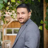 مهدی عباس زاده جهرمی مشاور خلاق توسعه کسب و کار