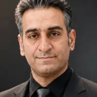محسن حسنی توسعه دهنده کسب و کار